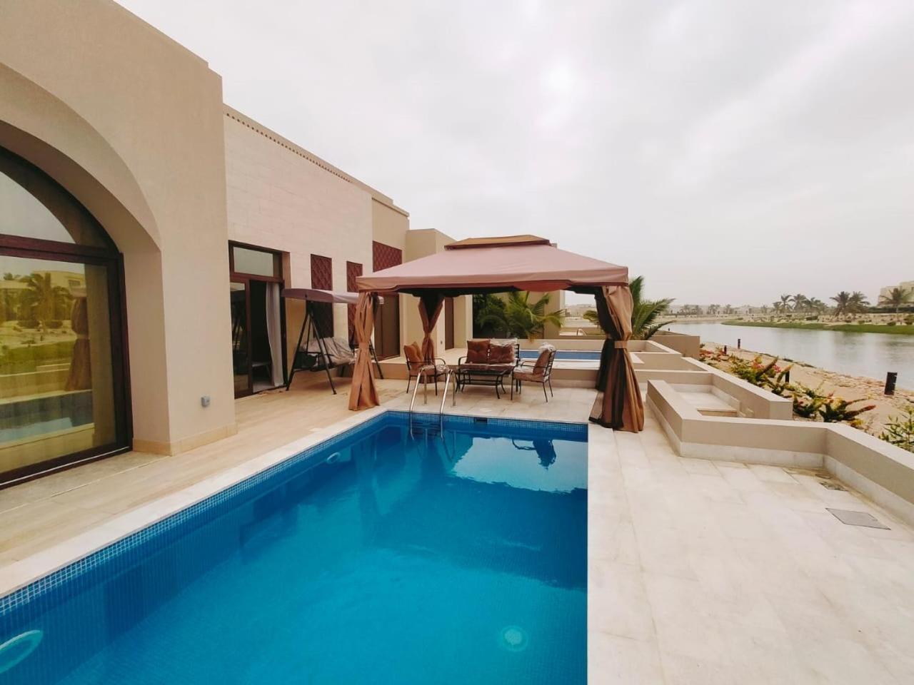 Luxury Villa With Private Swimming Pool Ma'murah Exteriér fotografie